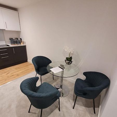 Luxury 2 Bed Apartment In The Heart Of Rochester Wainscot ภายนอก รูปภาพ