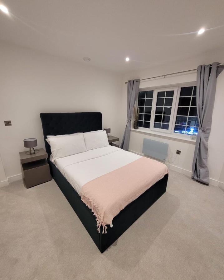 Luxury 2 Bed Apartment In The Heart Of Rochester Wainscot ภายนอก รูปภาพ